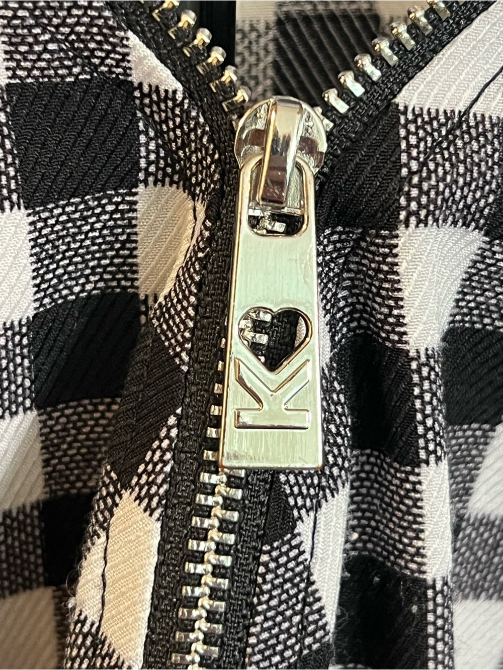 Belle By Kim Gravel Black & White Gingham Signature Zip-Front Woven Blouse! 1X. - Picture 4 of 14
